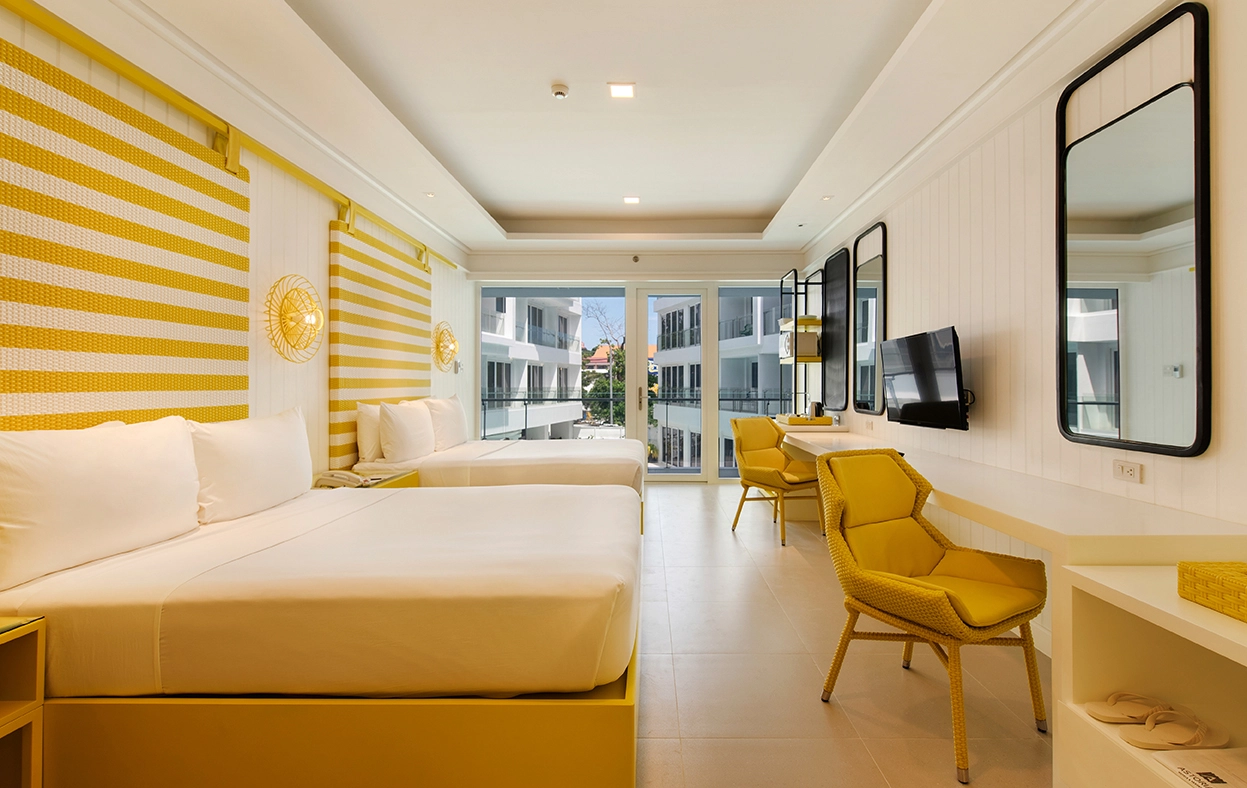 Deluxe Pool View Room